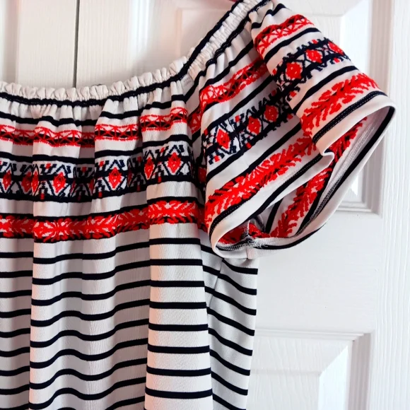 THML Boho Embroidered Peasant Top - Picture 4 of 6